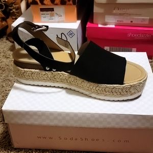 Ladies shoes